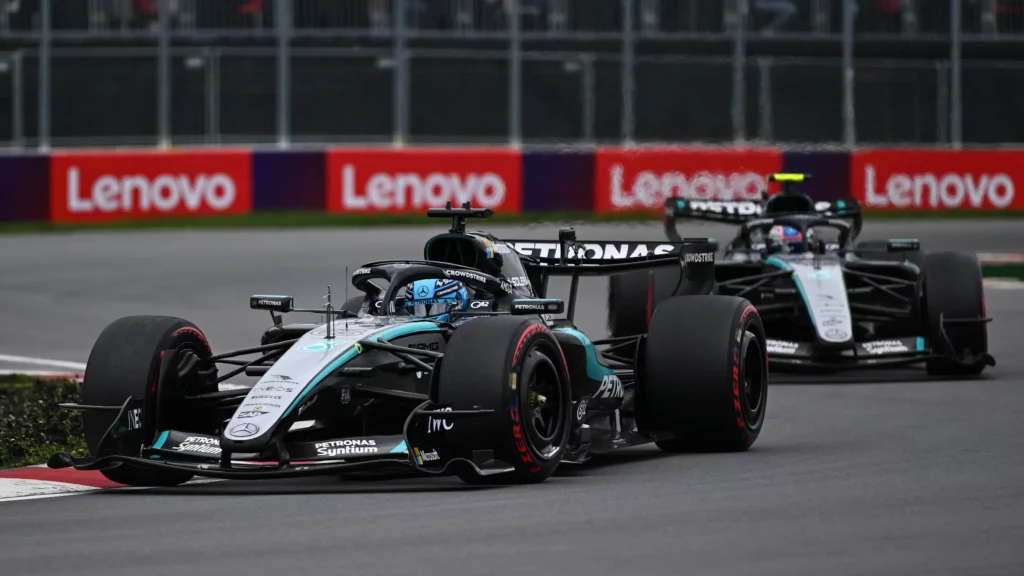 Los Mercedes al límite en Canadá
