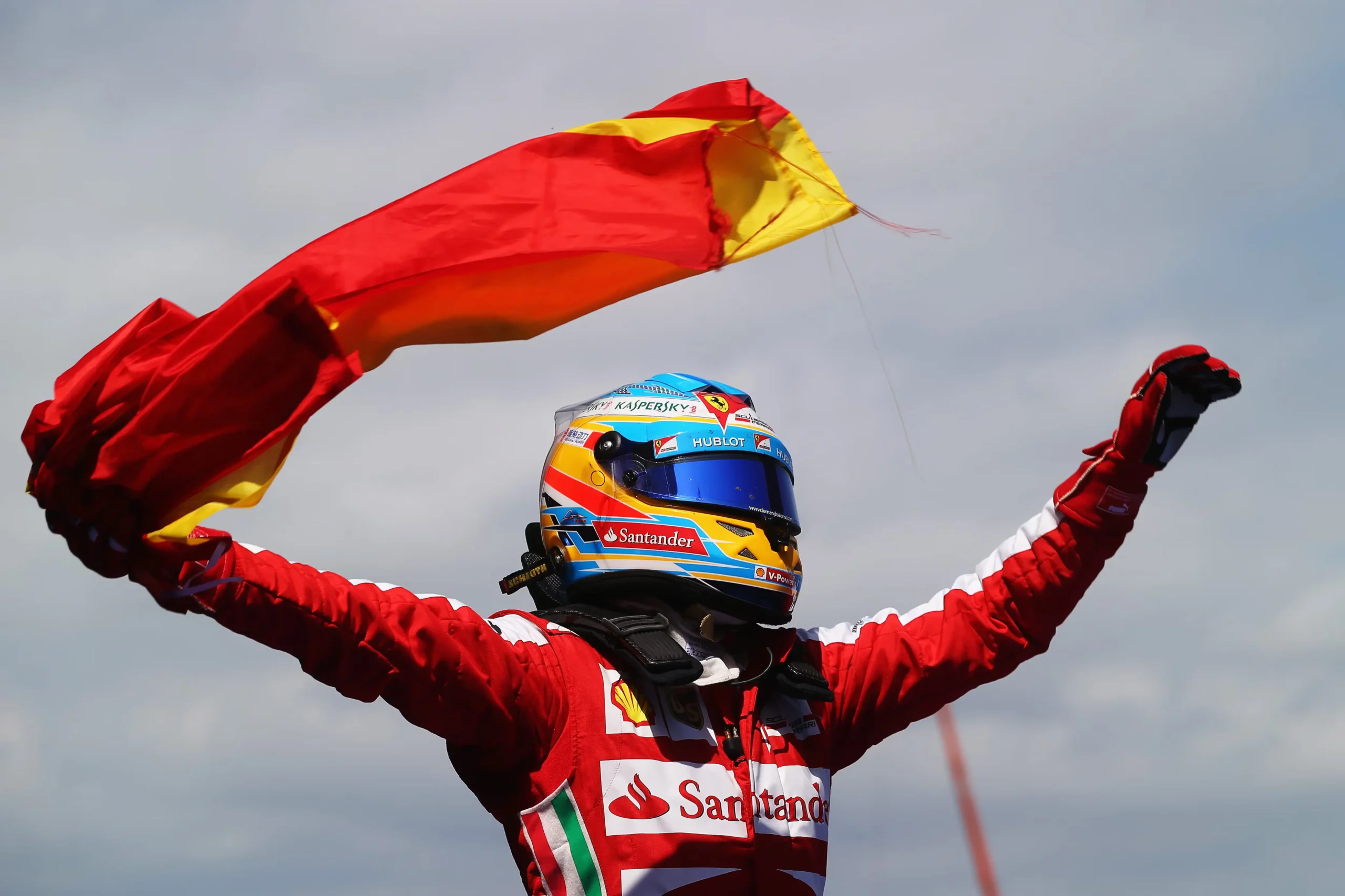 Fernando Alonso celebrando su última victoria en la Fórmula 1.