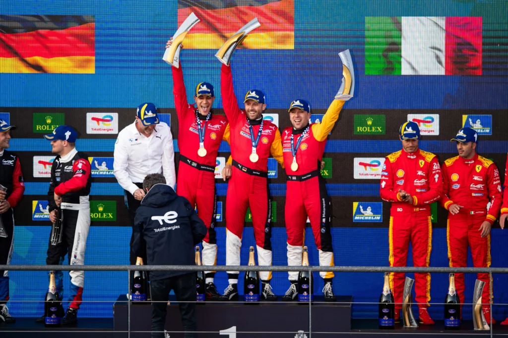 BMW consigue un doblete histórico en Spa