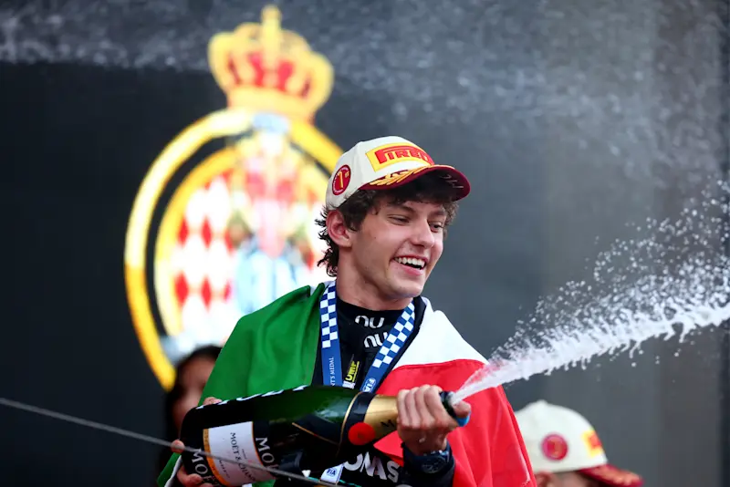 Kimi Antonelli gana en Mónaco en un fin de semana perfecto