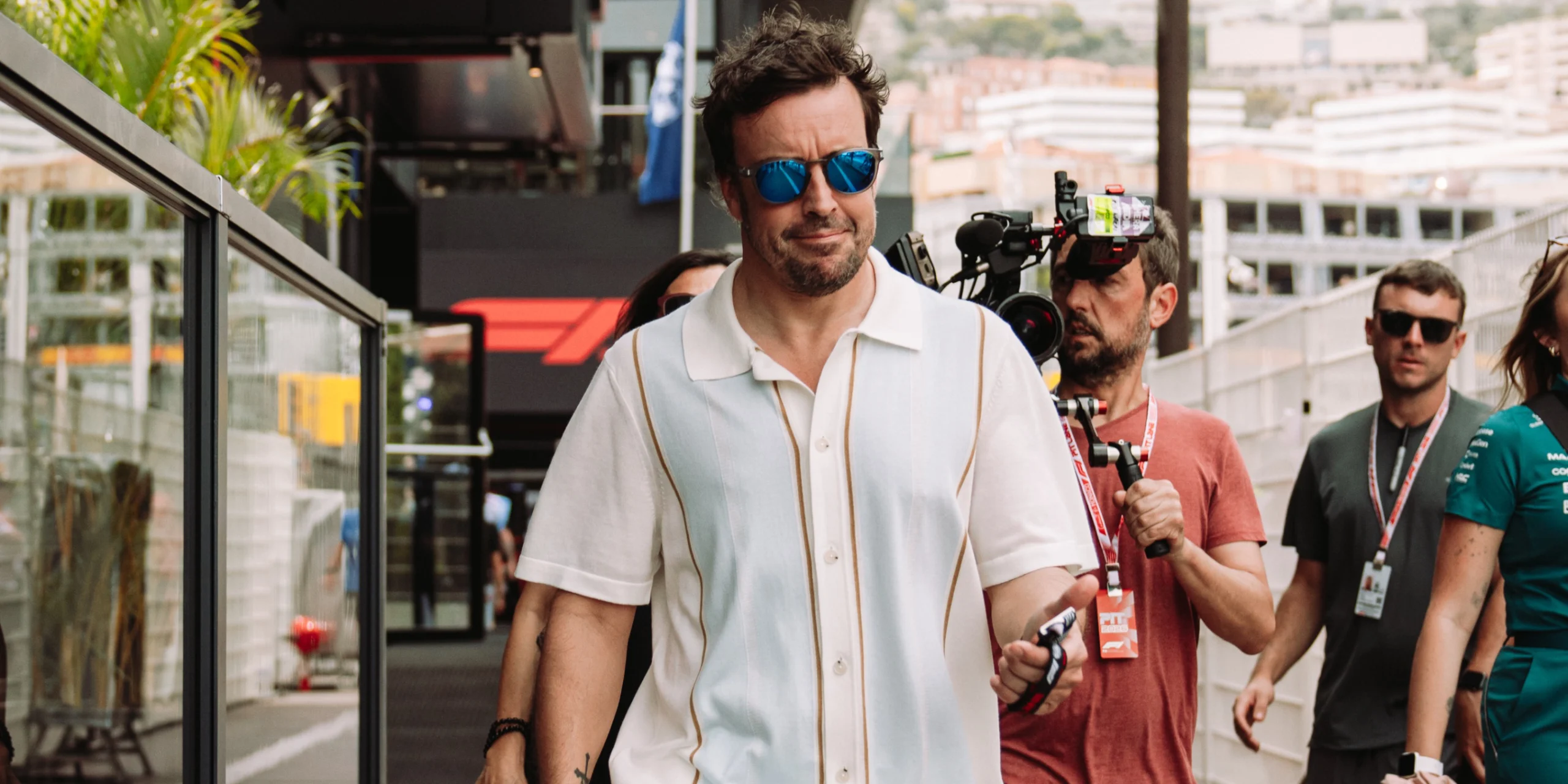 Fernando Alonso llegando al GP de Mónaco