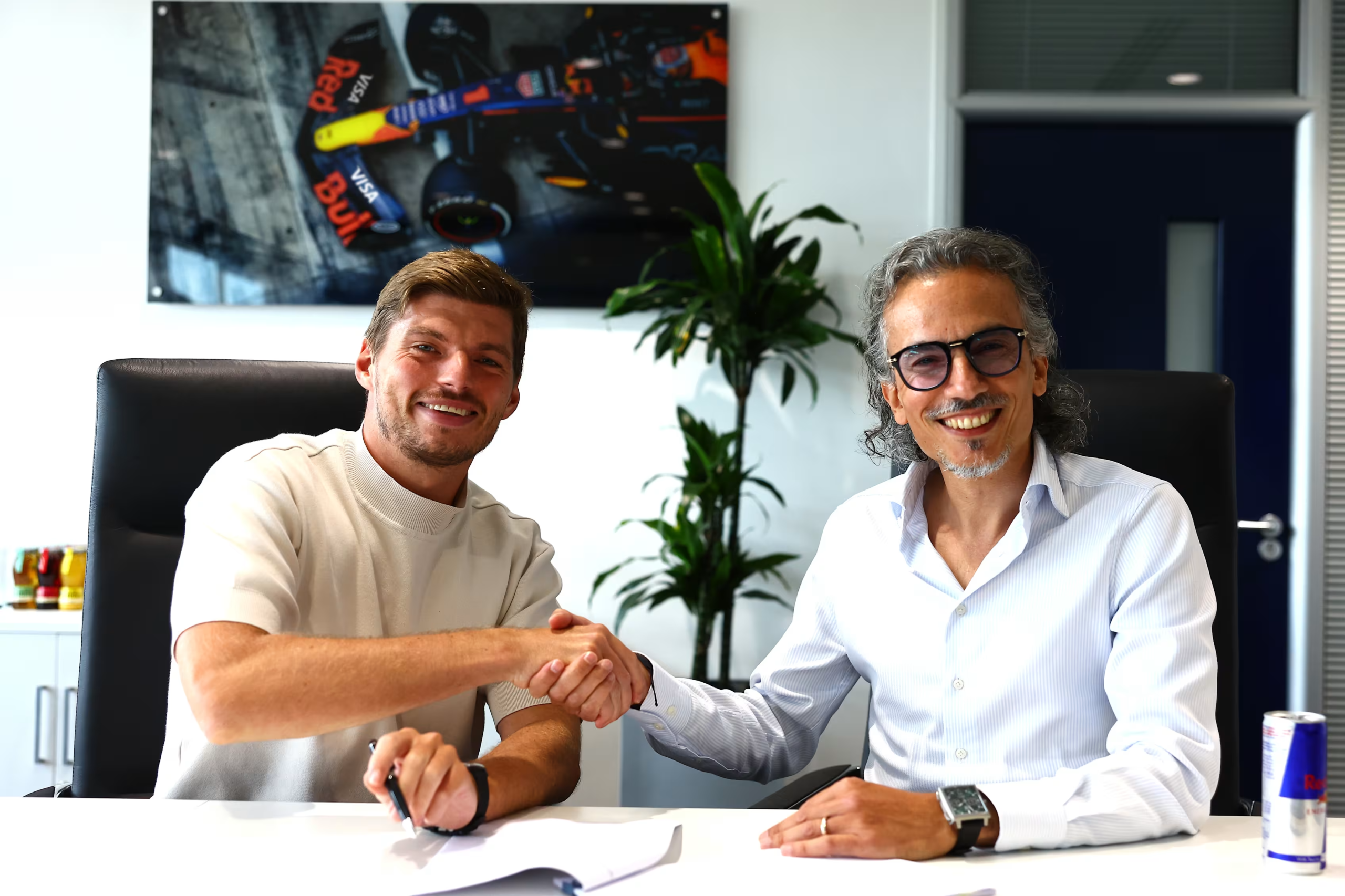 verstappen-renueva-2030-mekies
