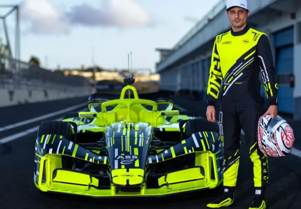260825_Formula_E_Driver_Evans_BK2_1156